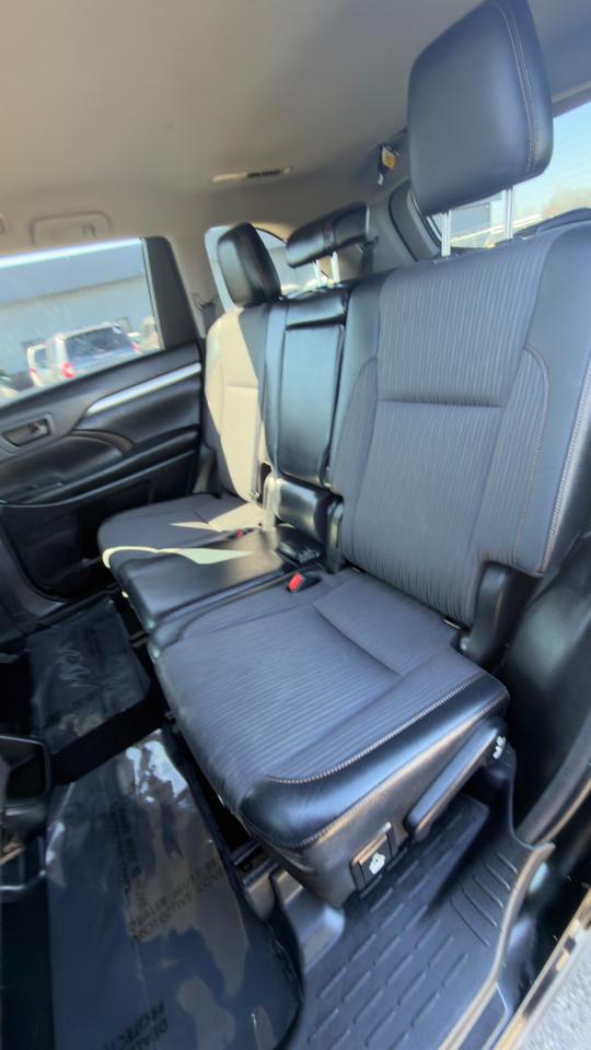 Toyota Highlander LE V6 AWD (Natl) 2018