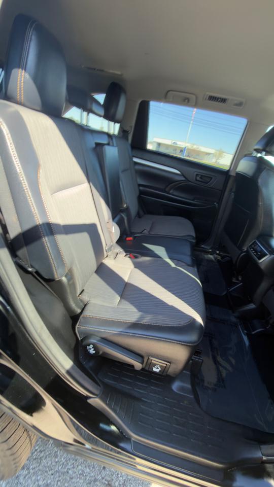 Toyota Highlander LE V6 AWD (Natl) 2018