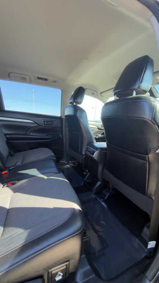 Toyota Highlander LE V6 AWD (Natl) 2018