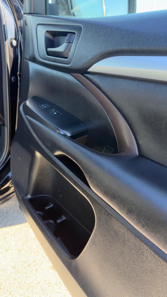 Toyota Highlander LE V6 AWD (Natl) 2018