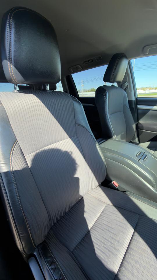 Toyota Highlander LE V6 AWD (Natl) 2018