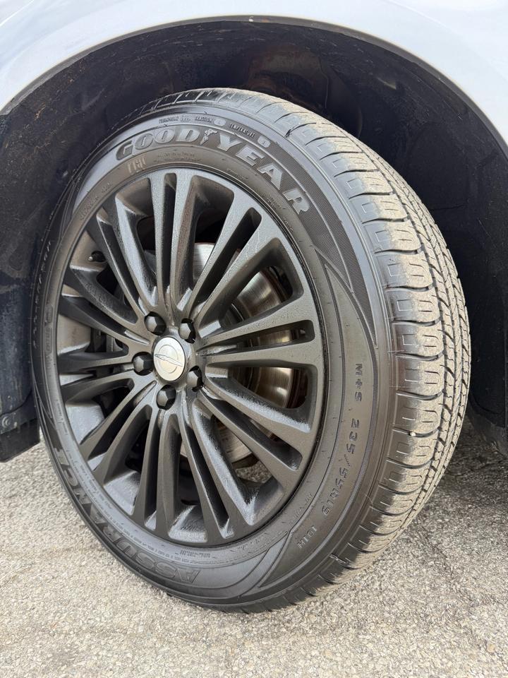 Chrysler 300 4dr Sdn 300C AWD 2013