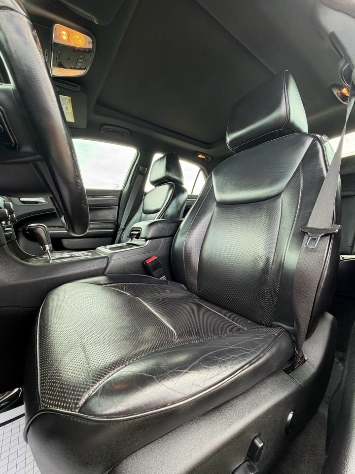 Chrysler 300 4dr Sdn 300C AWD 2013