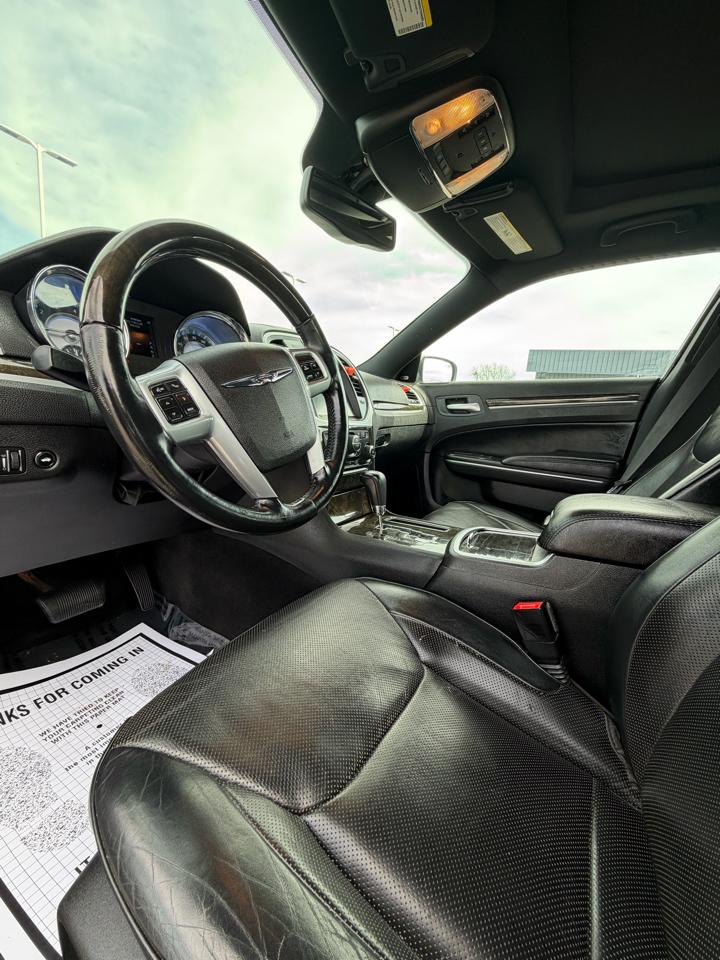 Chrysler 300 4dr Sdn 300C AWD 2013