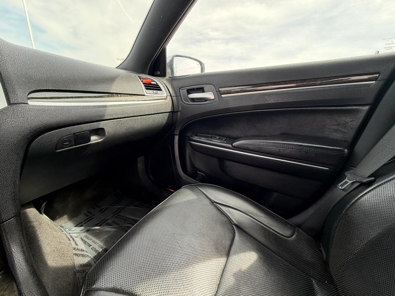 Chrysler 300 4dr Sdn 300C AWD 2013