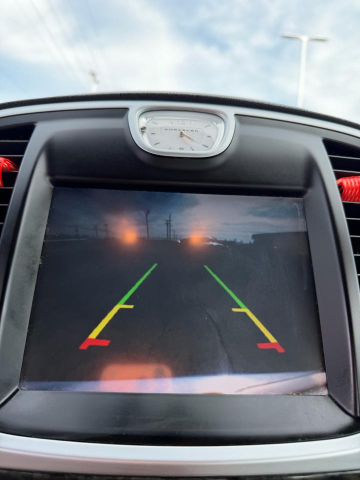 Chrysler 300 4dr Sdn 300C AWD 2013