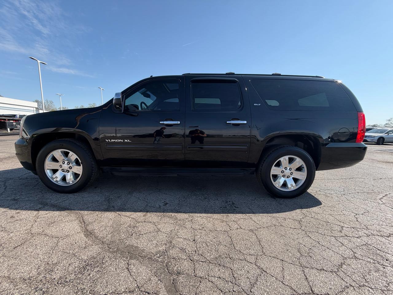 GMC Yukon XL 4WD 4dr 1500 SLT 2011