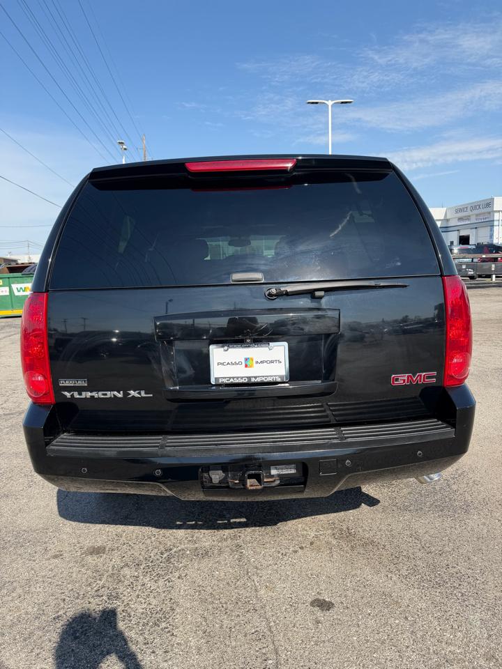 GMC Yukon XL 4WD 4dr 1500 SLT 2011