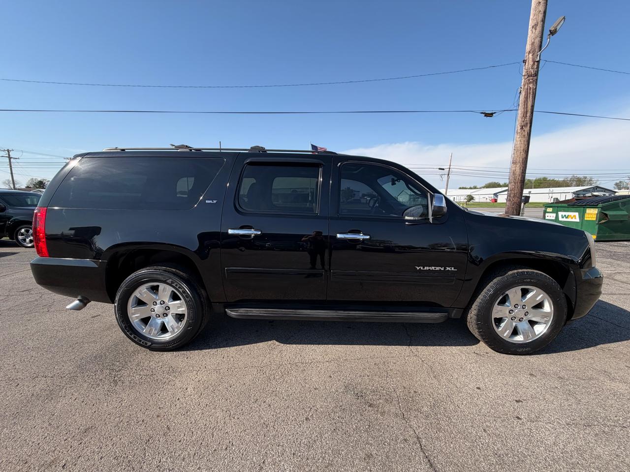 GMC Yukon XL 4WD 4dr 1500 SLT 2011