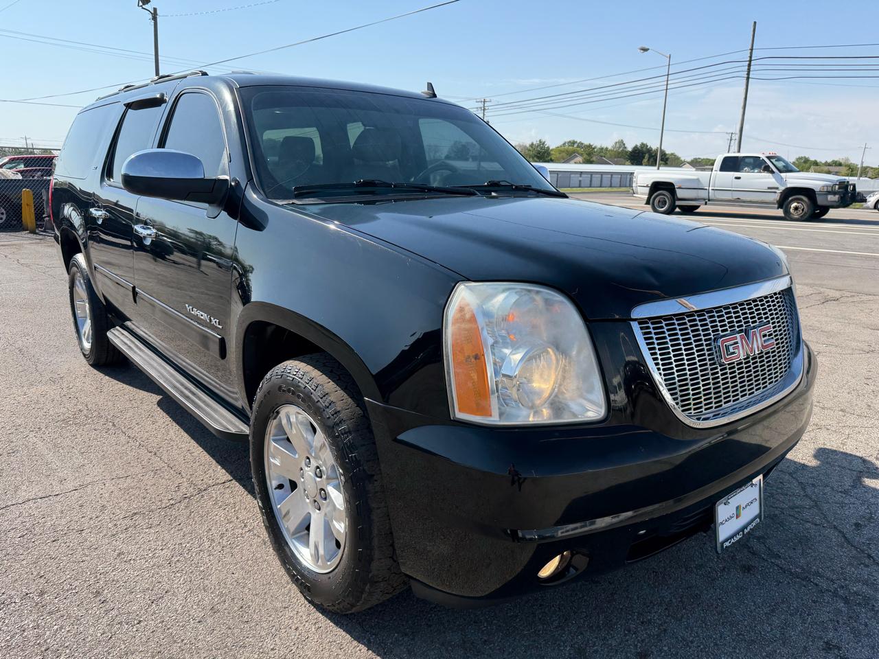 GMC Yukon XL 4WD 4dr 1500 SLT 2011