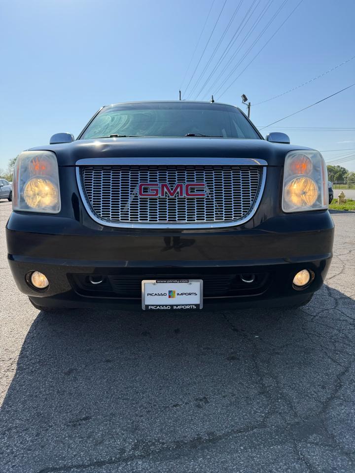 GMC Yukon XL 4WD 4dr 1500 SLT 2011