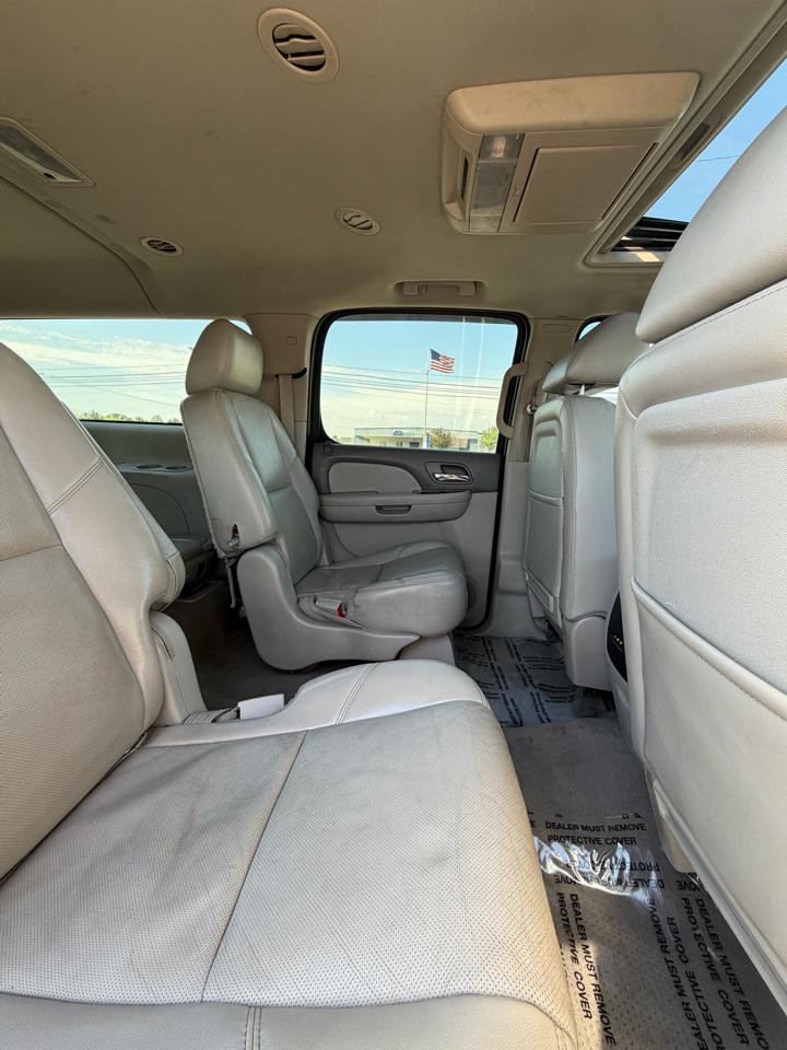 GMC Yukon XL 4WD 4dr 1500 SLT 2011