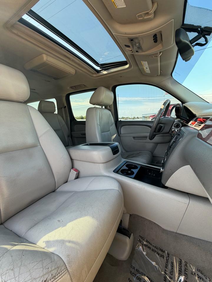 GMC Yukon XL 4WD 4dr 1500 SLT 2011