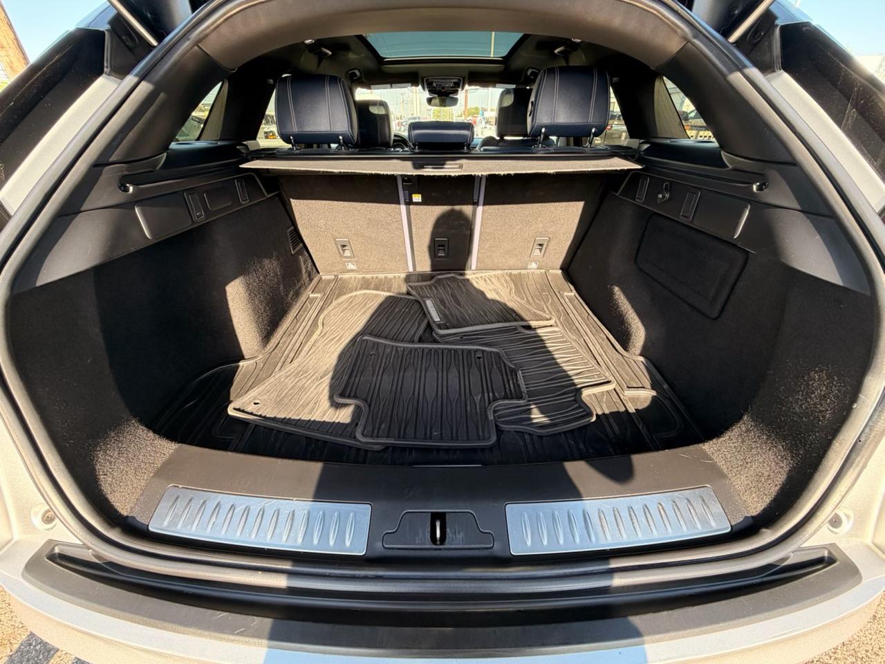 Land Rover Range Rover Velar D180 R-Dynamic SE 2018