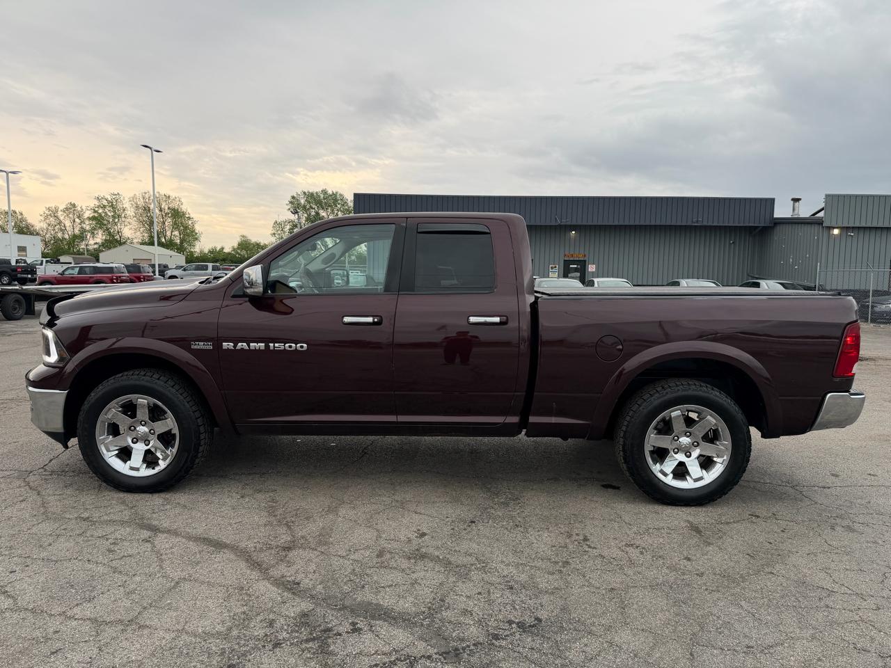 RAM 1500 4WD Quad Cab 140.5" Laramie 2012