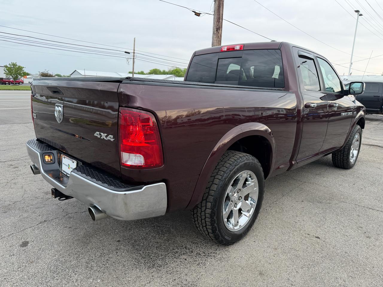 RAM 1500 4WD Quad Cab 140.5" Laramie 2012