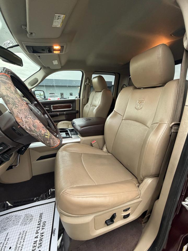RAM 1500 4WD Quad Cab 140.5" Laramie 2012