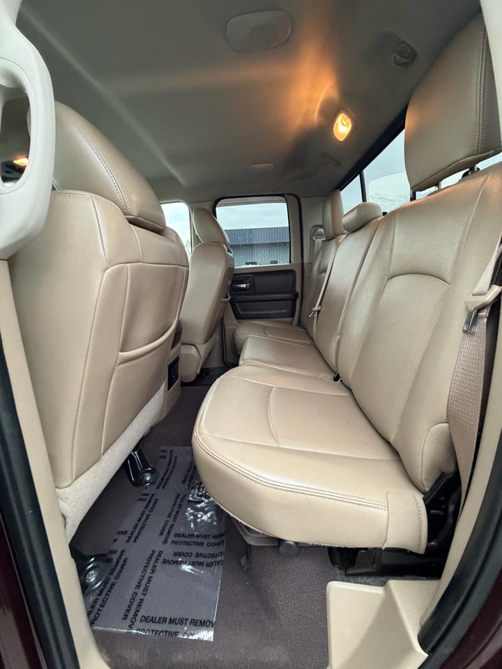 RAM 1500 4WD Quad Cab 140.5" Laramie 2012