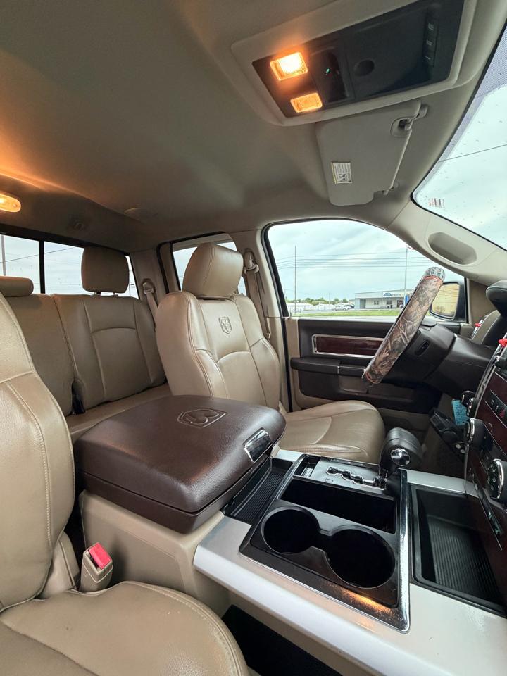 RAM 1500 4WD Quad Cab 140.5" Laramie 2012