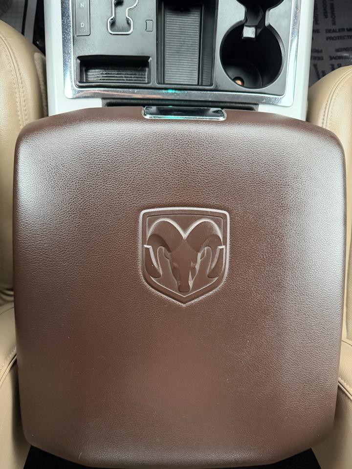 RAM 1500 4WD Quad Cab 140.5" Laramie 2012