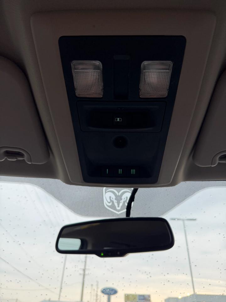 RAM 1500 4WD Quad Cab 140.5" Laramie 2012