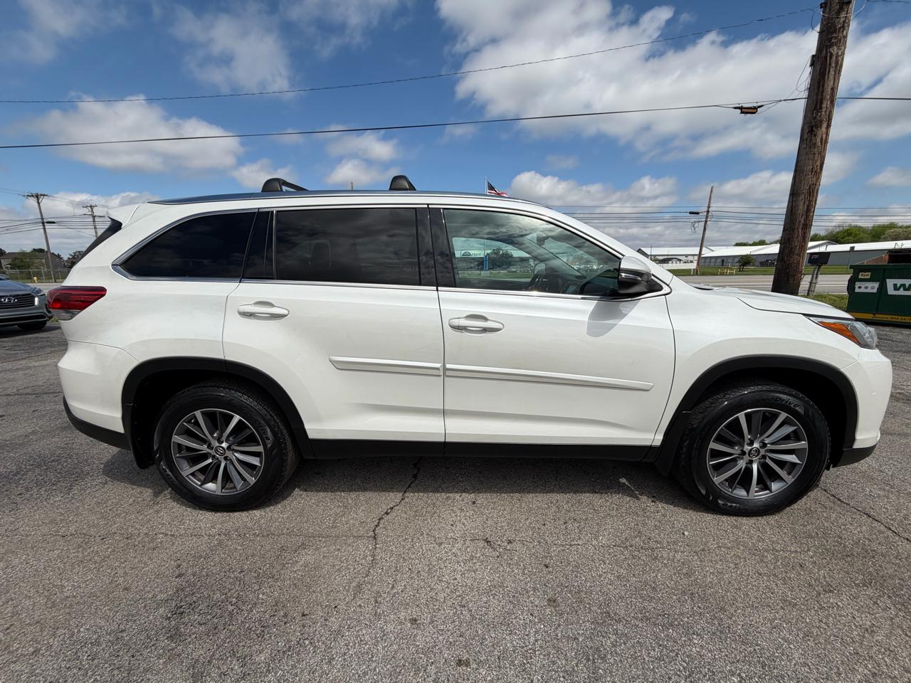 Toyota Highlander XLE V6 AWD (Natl) 2019