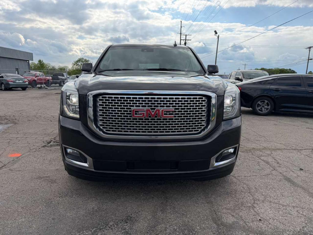 GMC Yukon XL 4WD 4dr Denali 2017