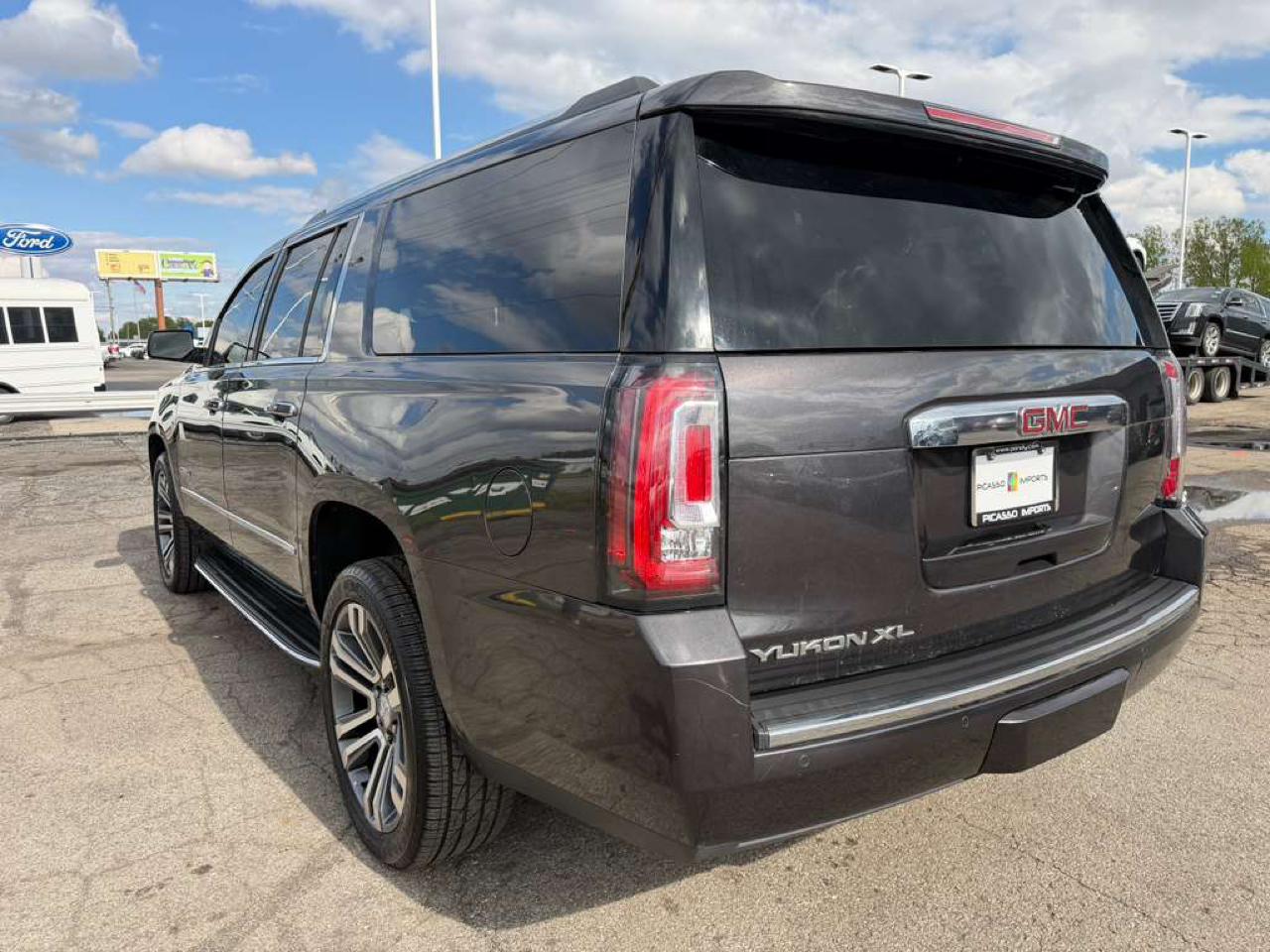 GMC Yukon XL 4WD 4dr Denali 2017