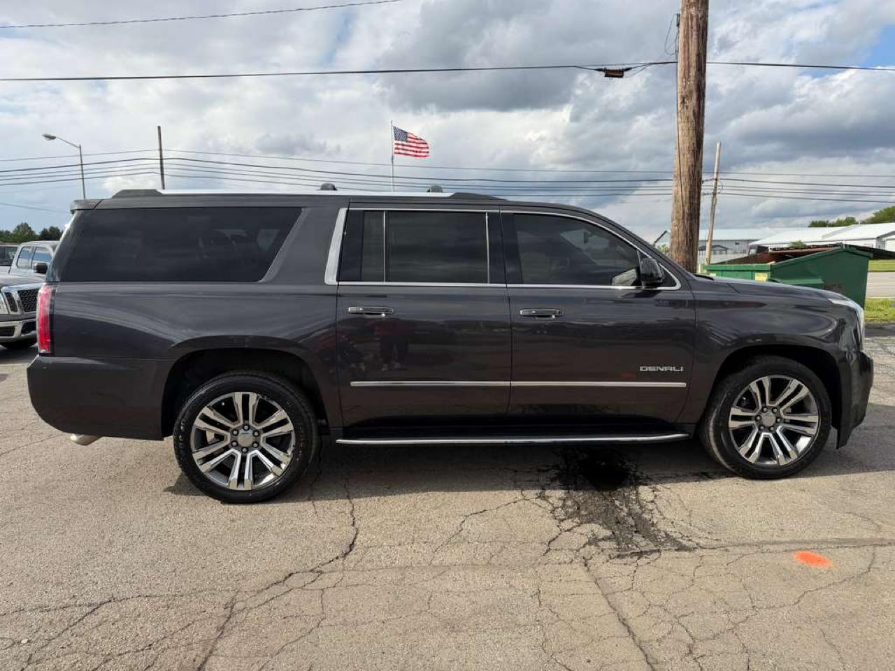 GMC Yukon XL 4WD 4dr Denali 2017