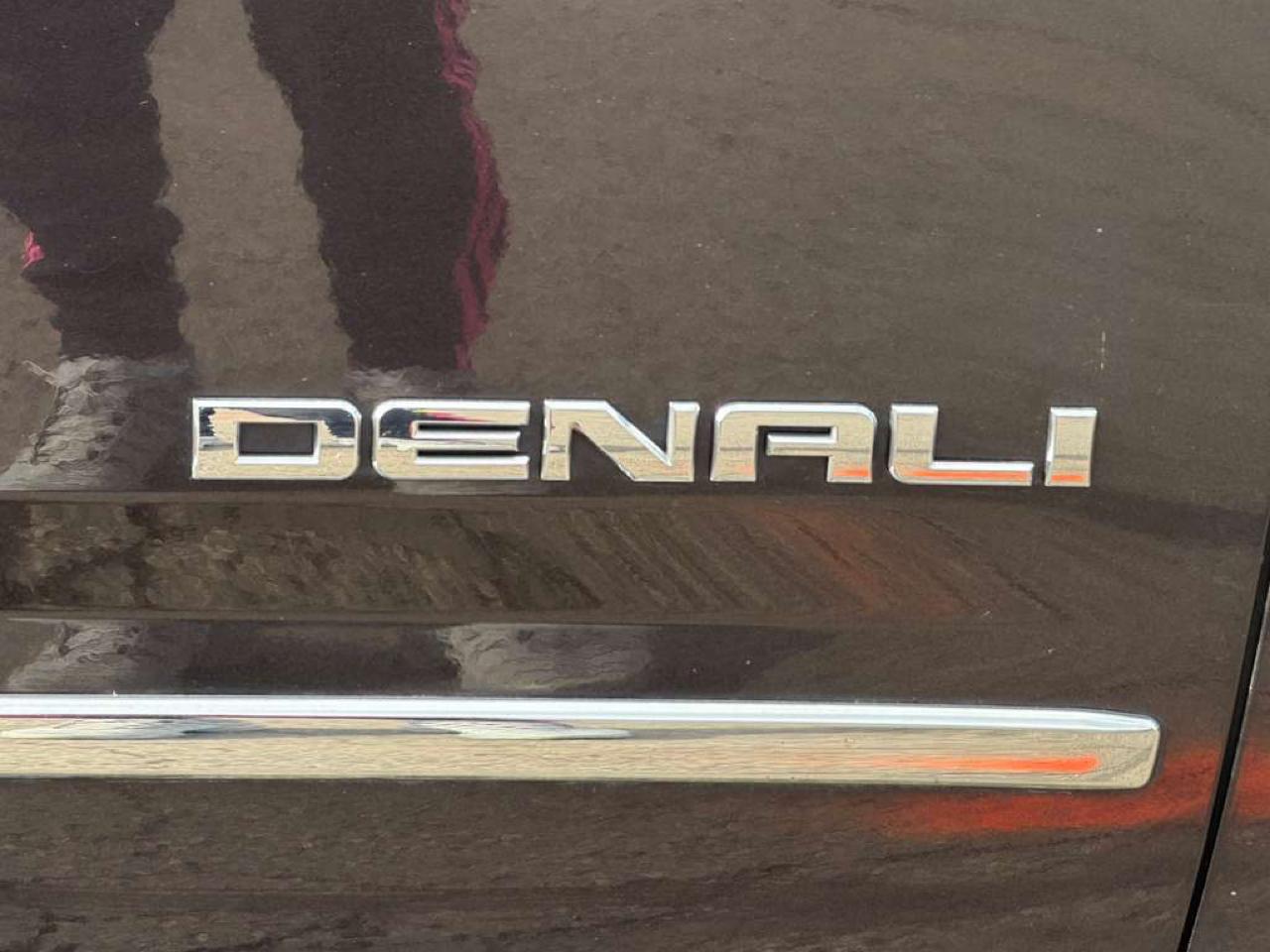 GMC Yukon XL 4WD 4dr Denali 2017