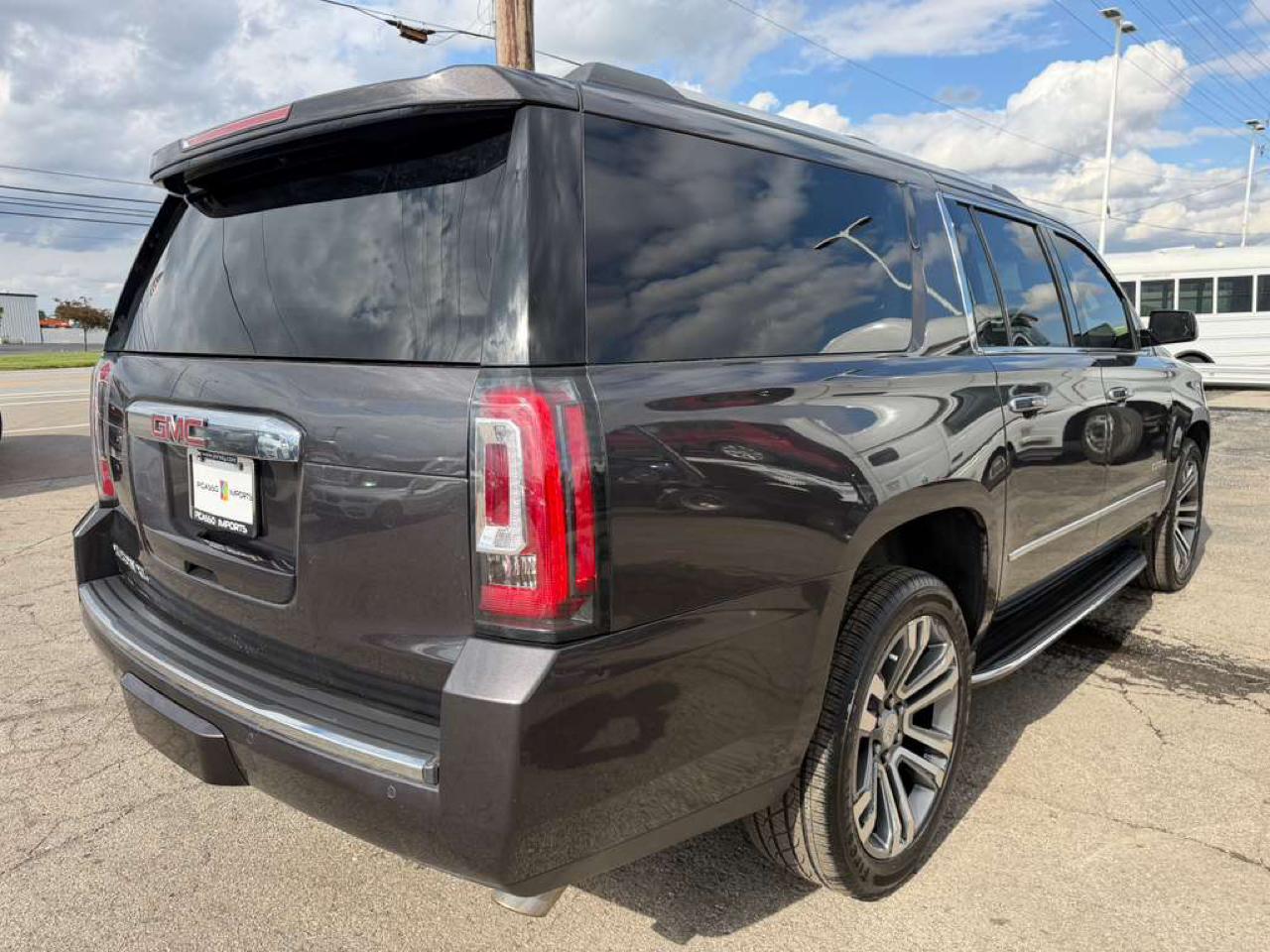 GMC Yukon XL 4WD 4dr Denali 2017