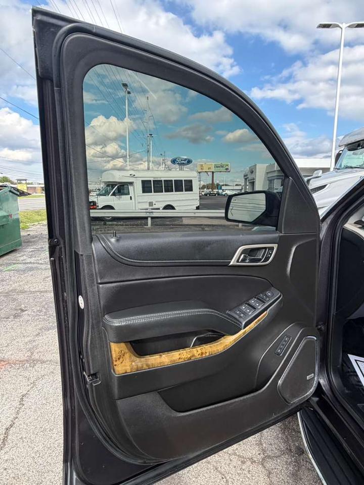 GMC Yukon XL 4WD 4dr Denali 2017