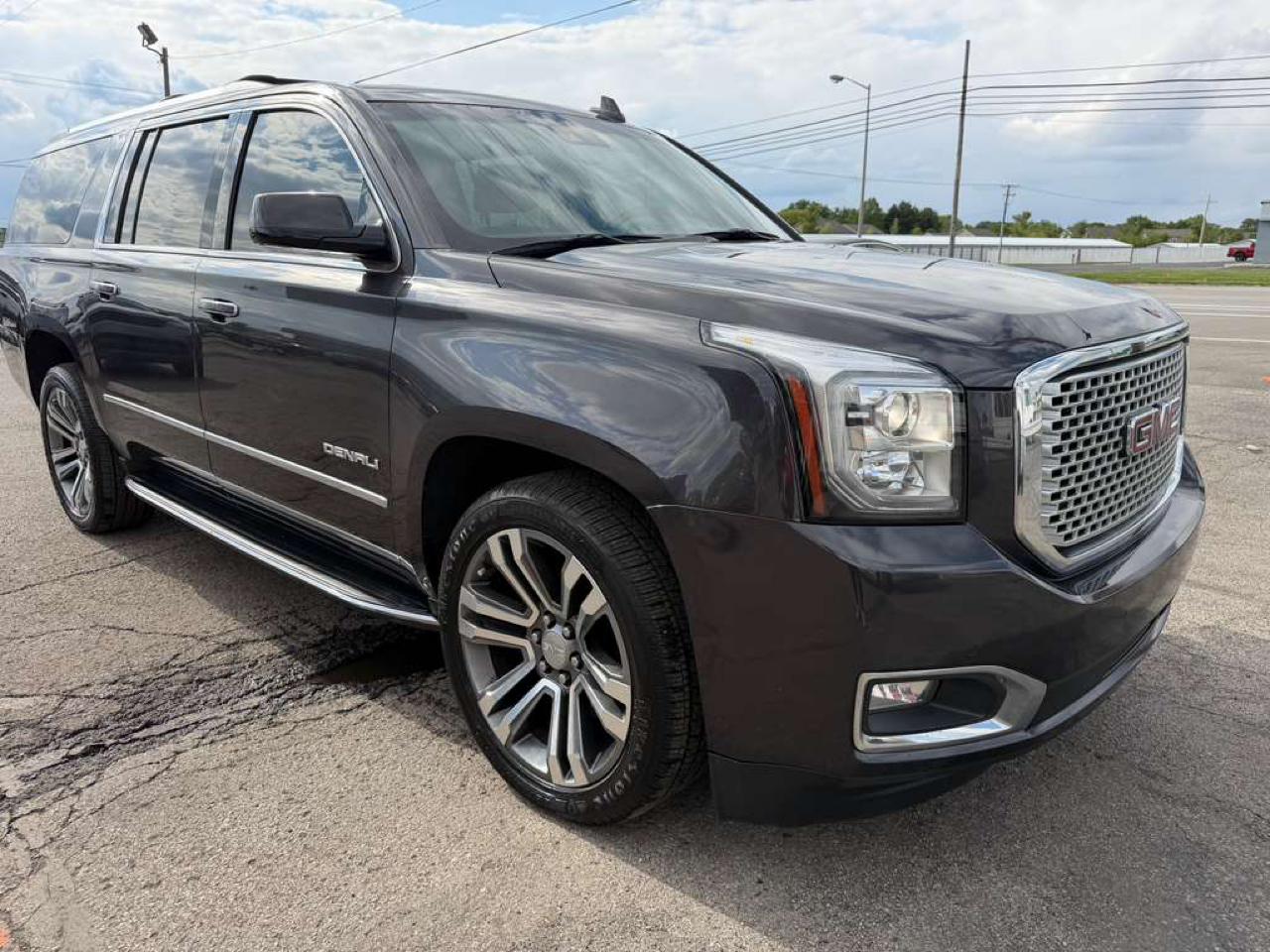GMC Yukon XL 4WD 4dr Denali 2017
