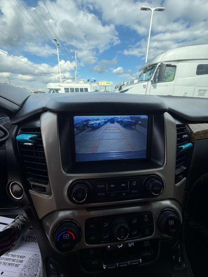 GMC Yukon XL 4WD 4dr Denali 2017