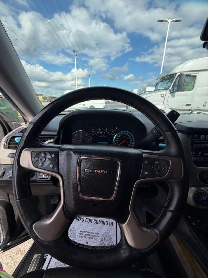 GMC Yukon XL 4WD 4dr Denali 2017