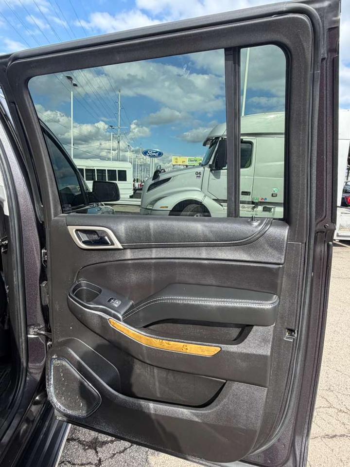 GMC Yukon XL 4WD 4dr Denali 2017
