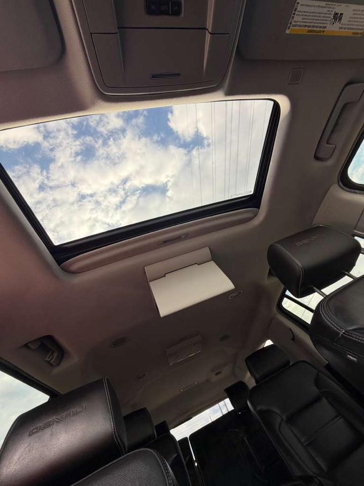 GMC Yukon XL 4WD 4dr Denali 2017
