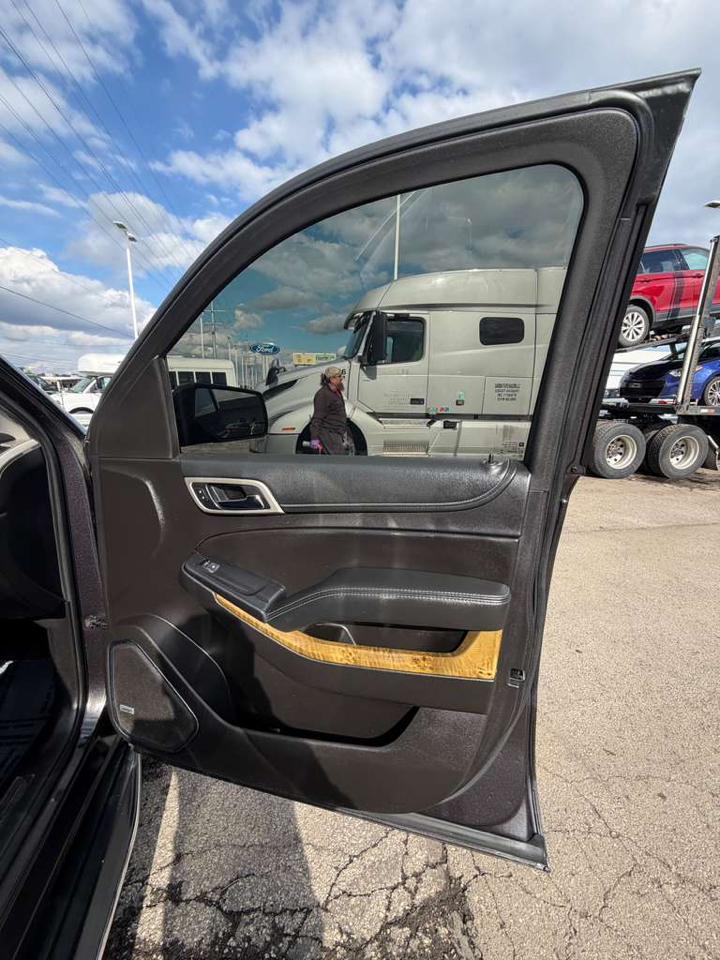 GMC Yukon XL 4WD 4dr Denali 2017