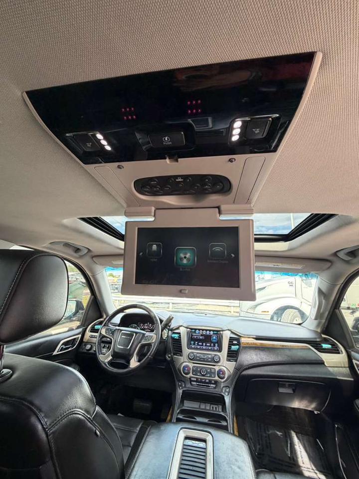 GMC Yukon XL 4WD 4dr Denali 2017