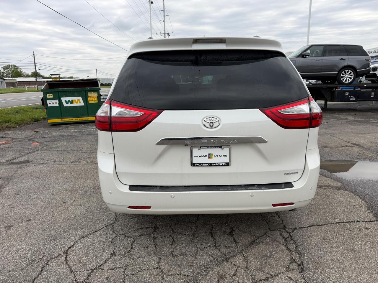 Toyota Sienna XLE Auto Access Seat FWD 7-Passenger (Natl) 2017
