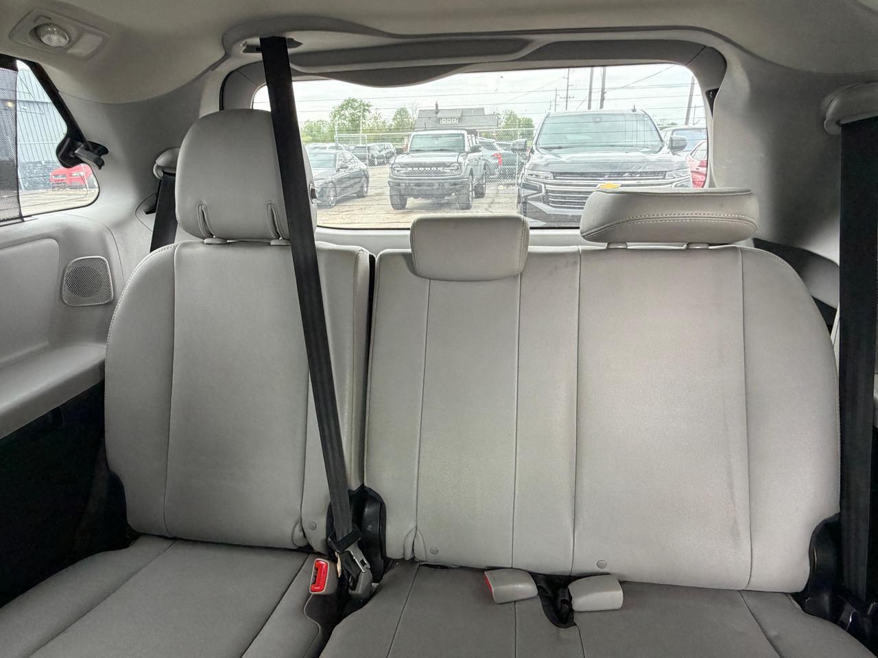 Toyota Sienna XLE Auto Access Seat FWD 7-Passenger (Natl) 2017