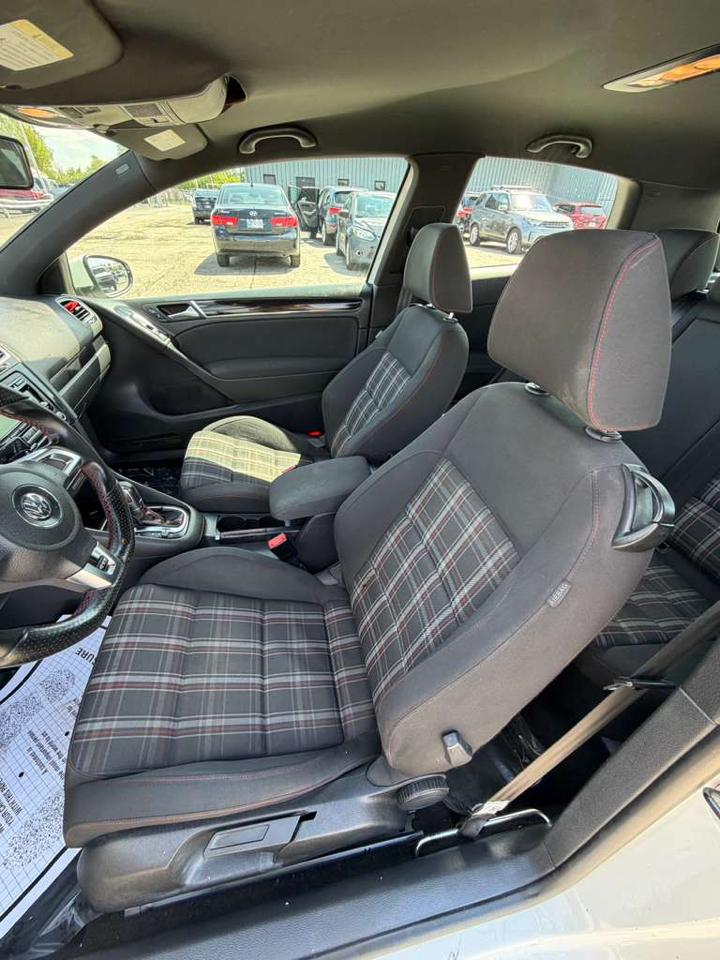 Volkswagen GTI 2dr HB DSG w/Sunroof & Navi PZEV 2012