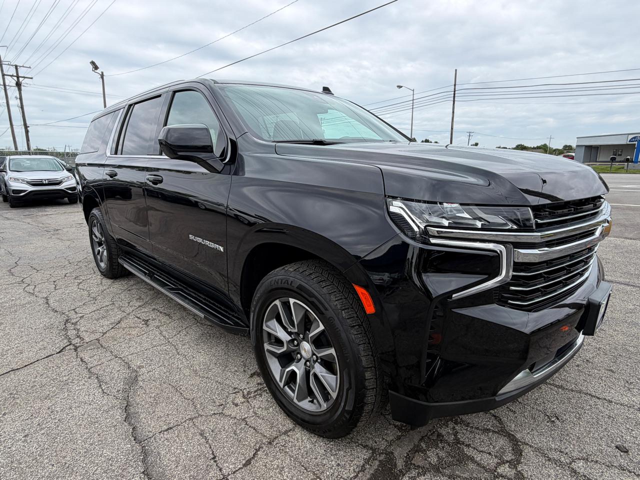 Chevrolet Suburban 4WD 4dr LT 2022