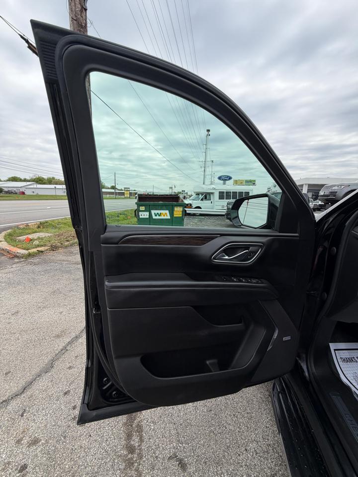 Chevrolet Suburban 4WD 4dr LT 2022