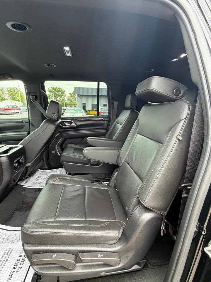 Chevrolet Suburban 4WD 4dr LT 2022