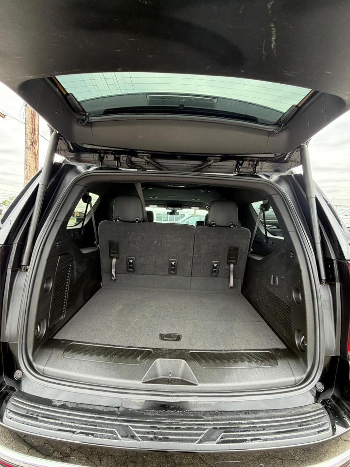 Chevrolet Suburban 4WD 4dr LT 2022