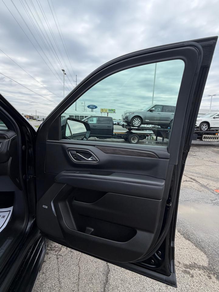 Chevrolet Suburban 4WD 4dr LT 2022