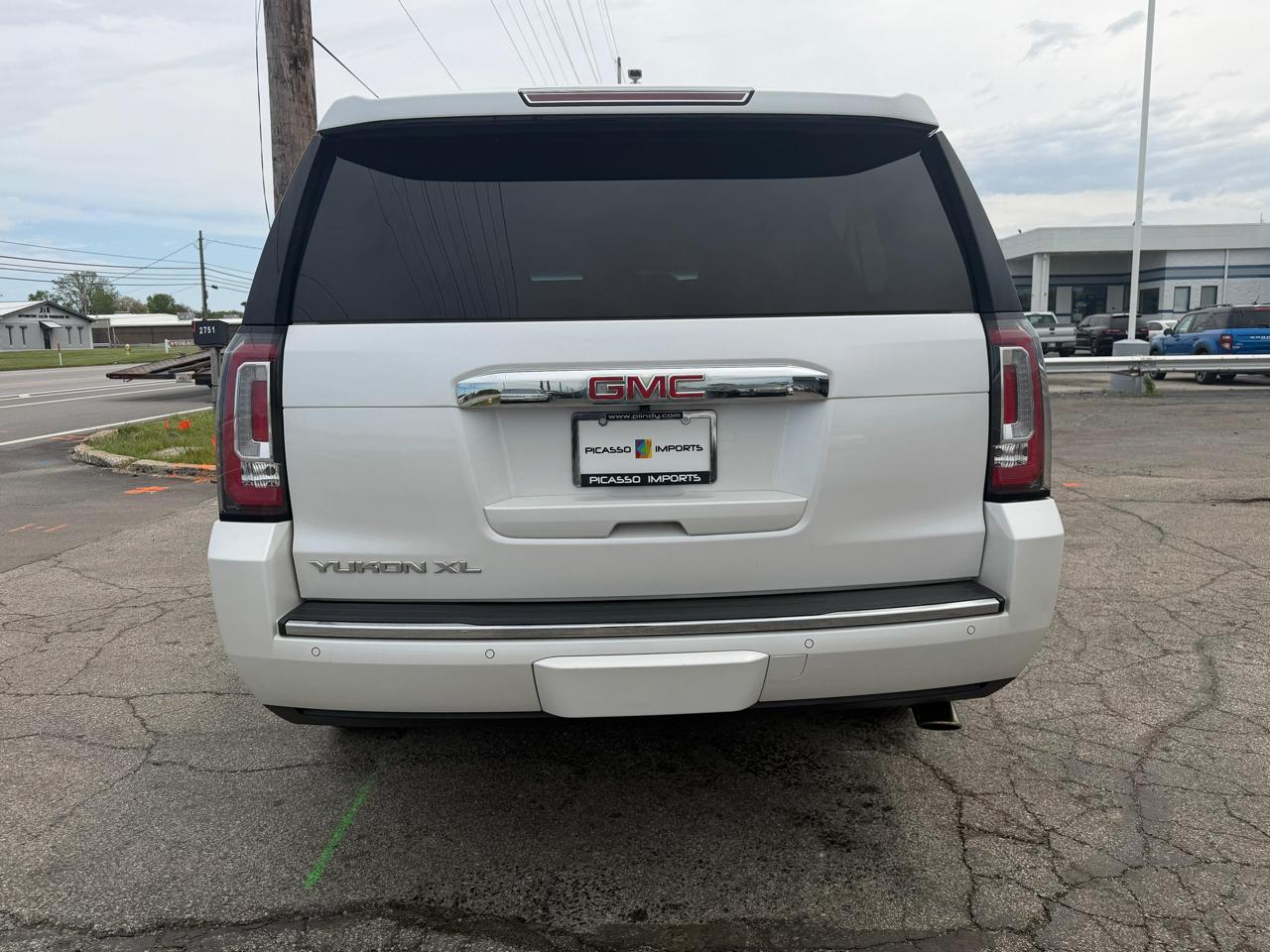 GMC Yukon XL 4WD 4dr Denali 2016