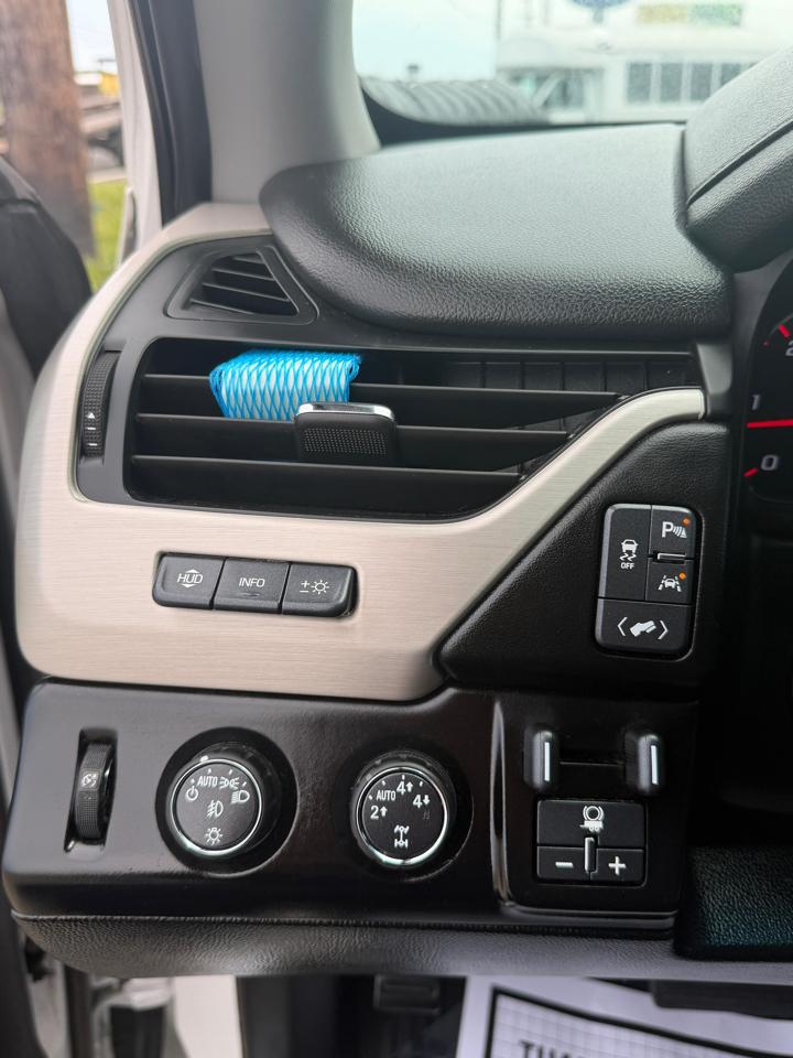 GMC Yukon XL 4WD 4dr Denali 2016