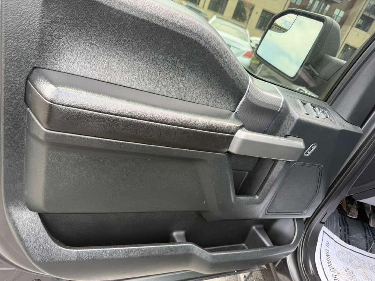 Ford F-150 4WD SuperCrew 150" FX4 2016